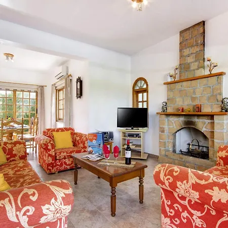 Demi Sunset By Villa